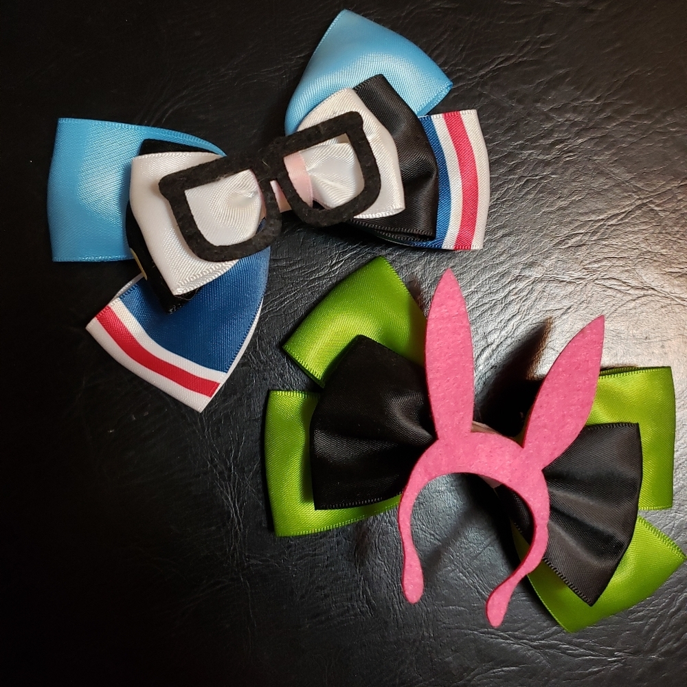 Bob's Burgers Clip on Hair Bows - Picture 1 of 2